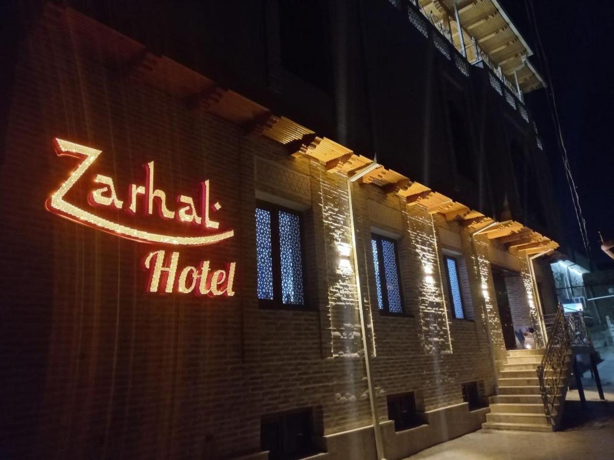 בוקורו Hotel Zarhal מראה חיצוני תמונה