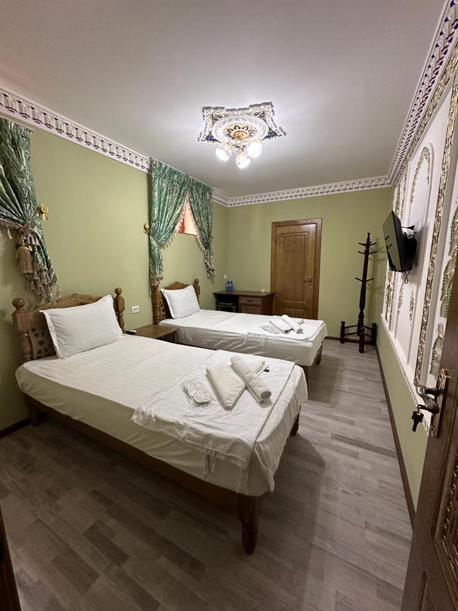 בוקורו Hotel Zarhal מראה חיצוני תמונה