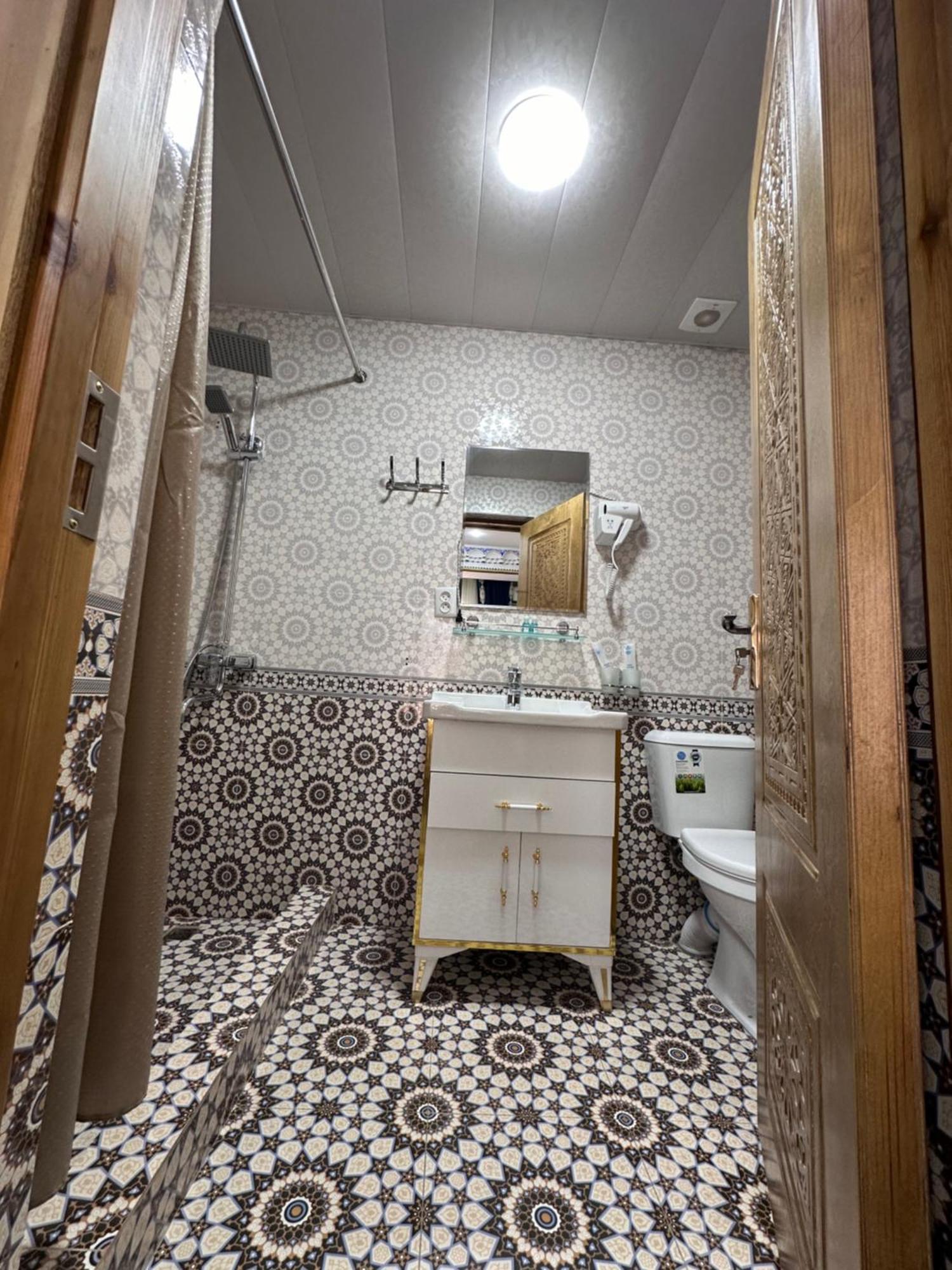 בוקורו Hotel Zarhal מראה חיצוני תמונה