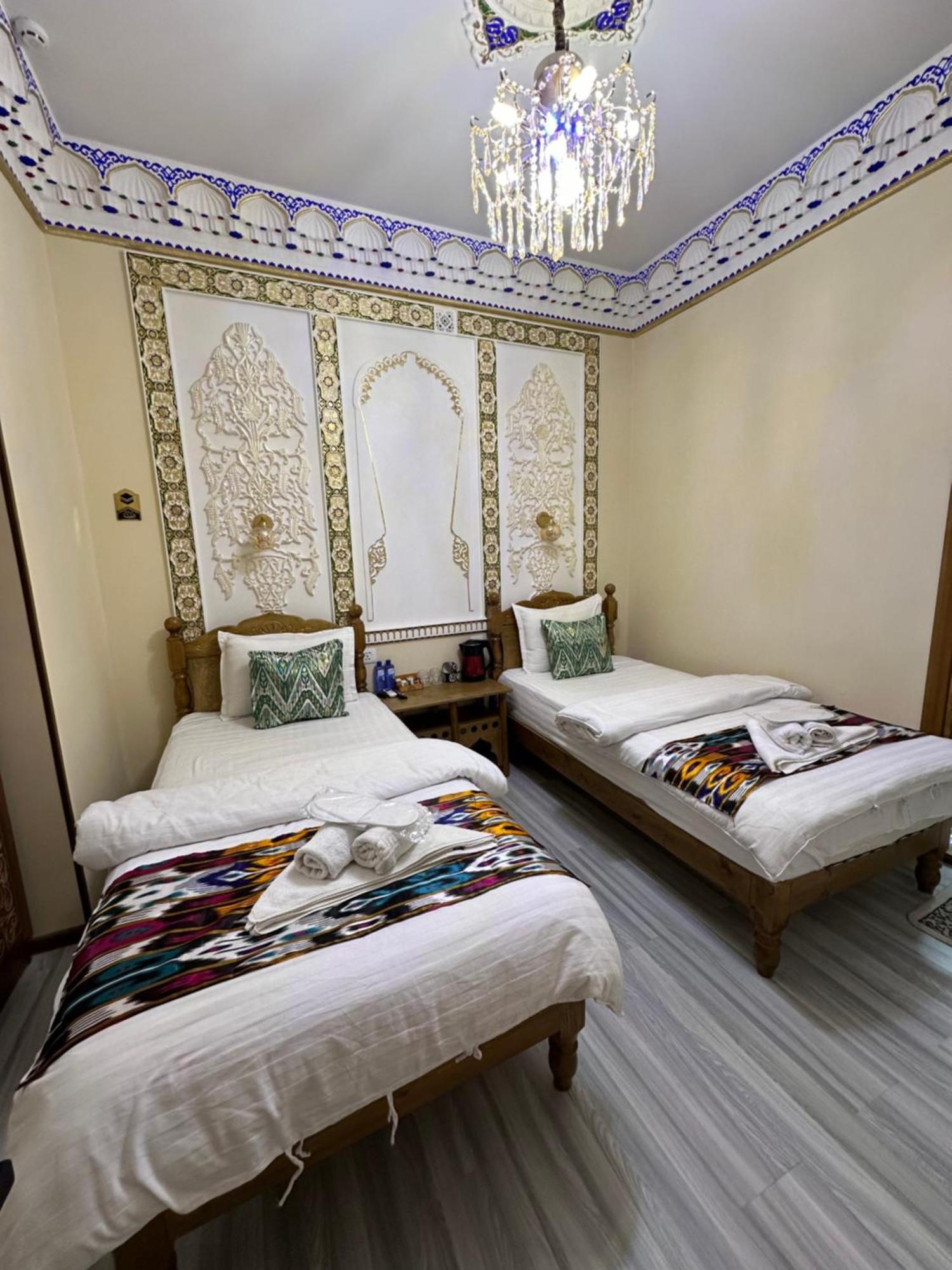 בוקורו Hotel Zarhal מראה חיצוני תמונה