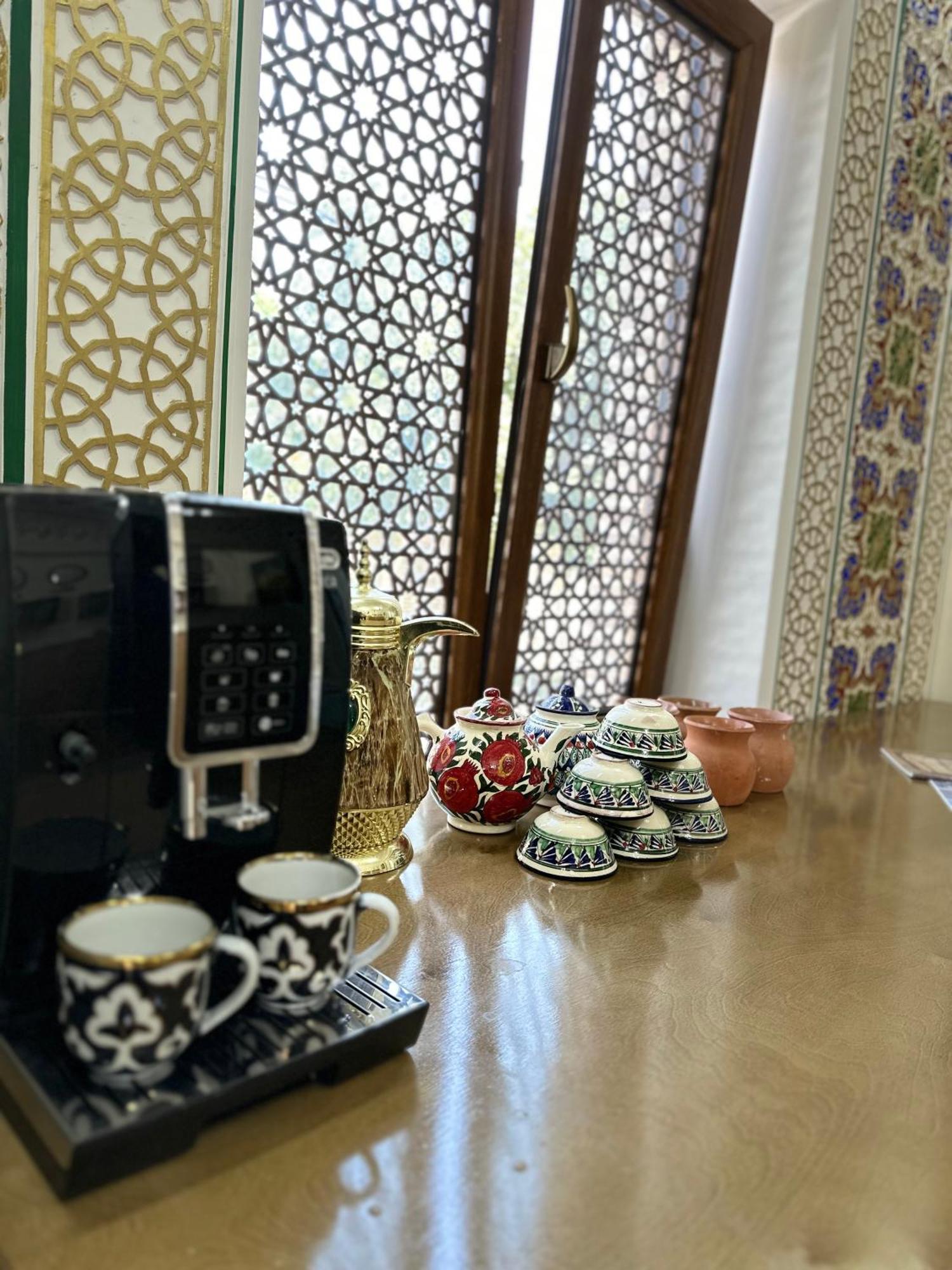 בוקורו Hotel Zarhal מראה חיצוני תמונה