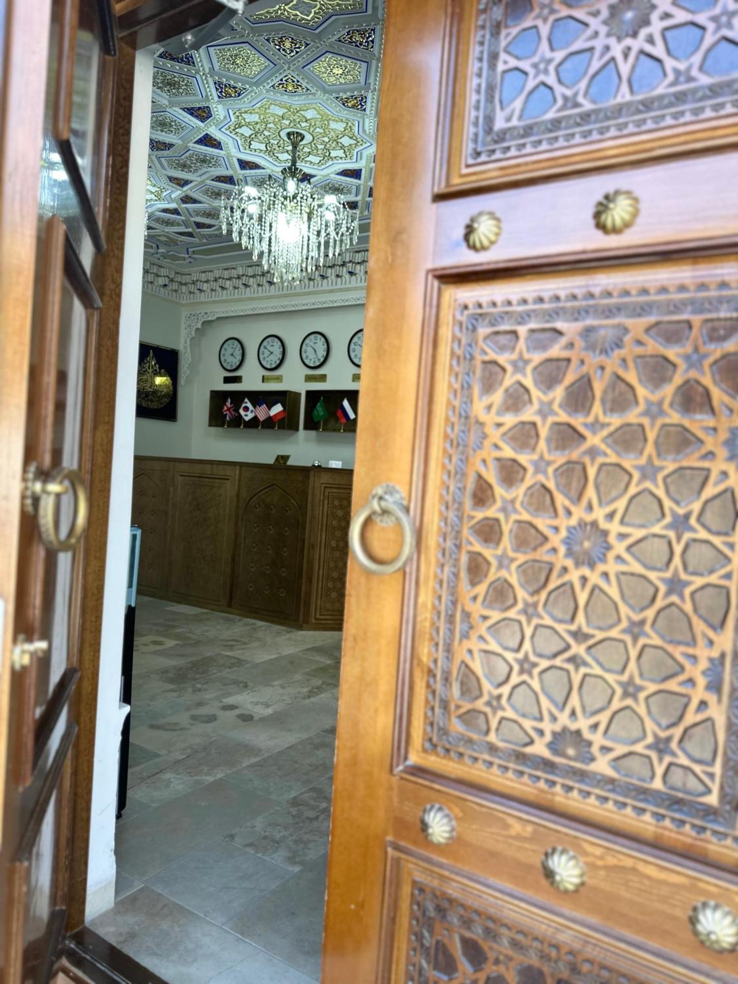 בוקורו Hotel Zarhal מראה חיצוני תמונה