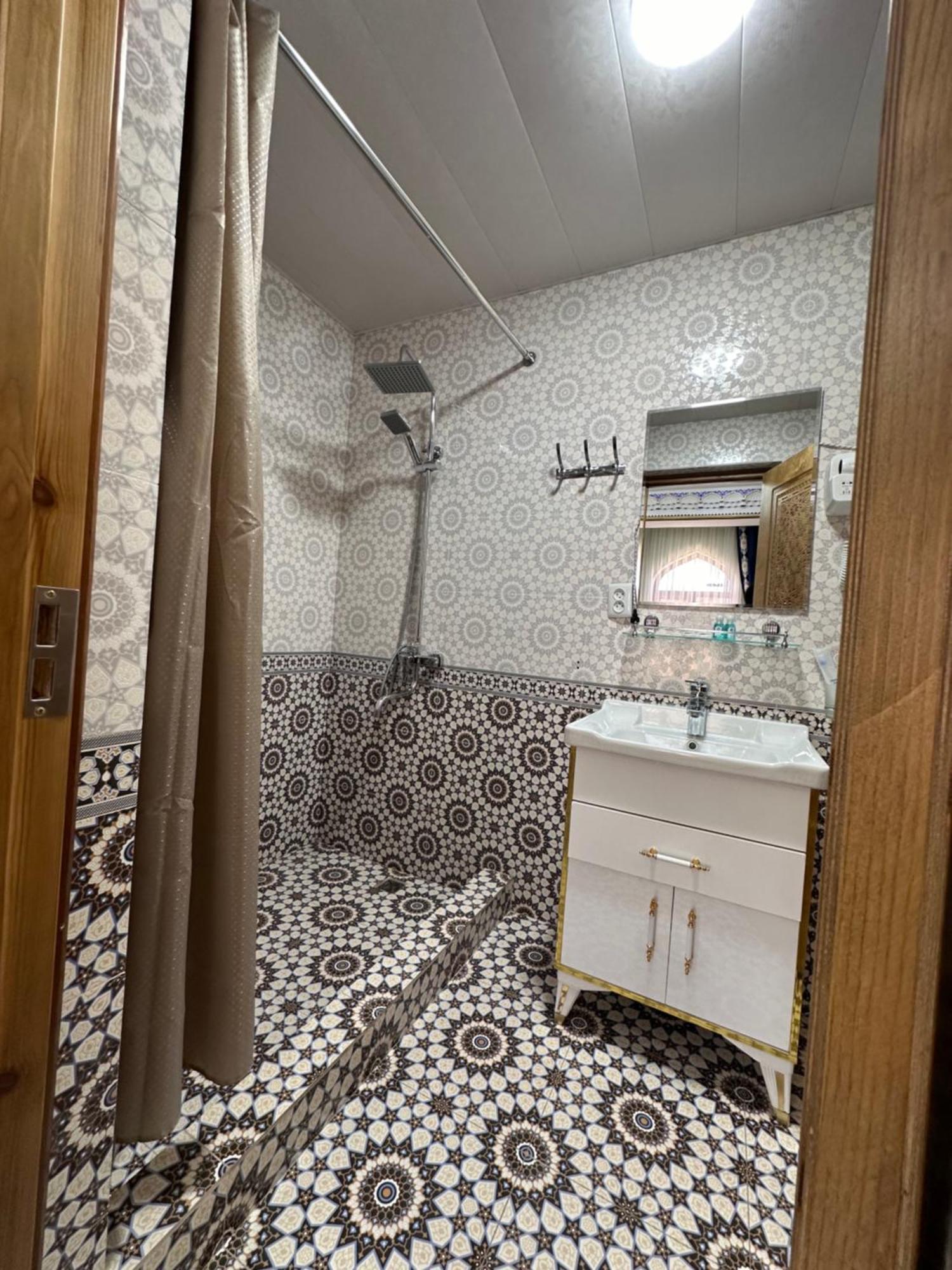 בוקורו Hotel Zarhal מראה חיצוני תמונה
