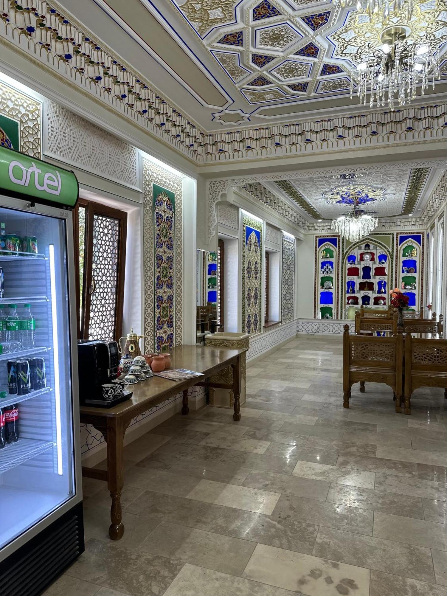 בוקורו Hotel Zarhal מראה חיצוני תמונה